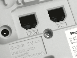 KX-NT551 dva LAN 1000 Mbit konektory pro snadné připojení k počítačové síti